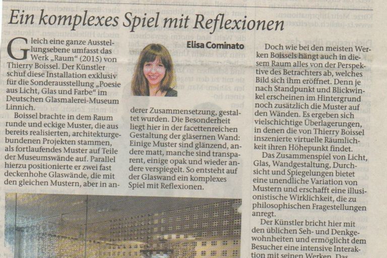 Jülicher Nachrichten – Glasbild des Monats: "Ein komplexes Spiel mit Reflexionen"